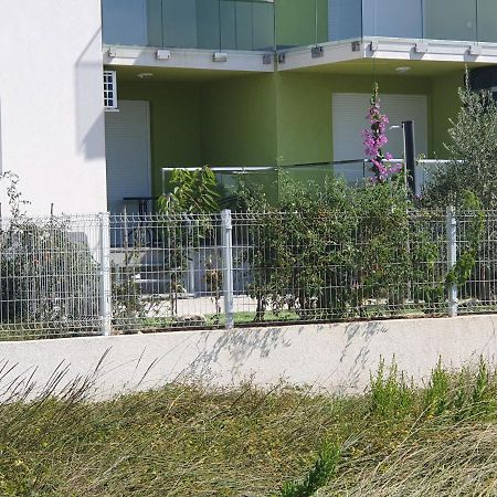 Apartmani Matko Nin Exteriör bild