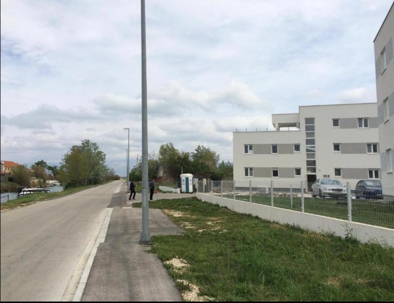 Apartmani Matko Nin Exteriör bild