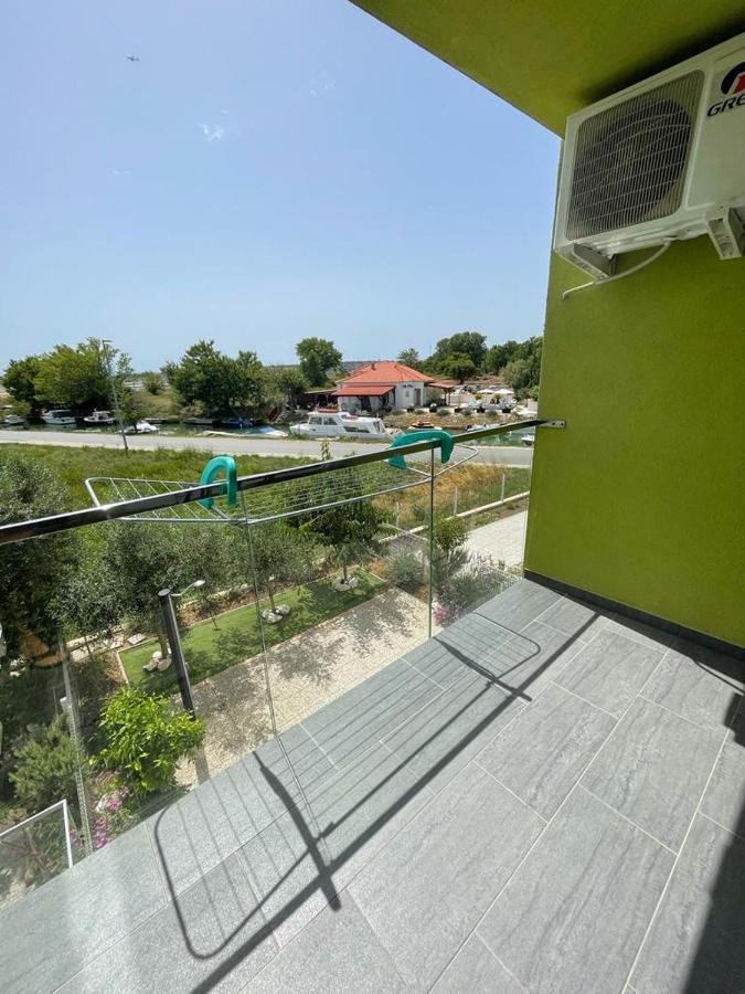 Apartmani Matko Nin Exteriör bild