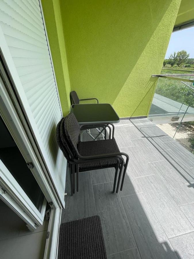 Apartmani Matko Nin Exteriör bild